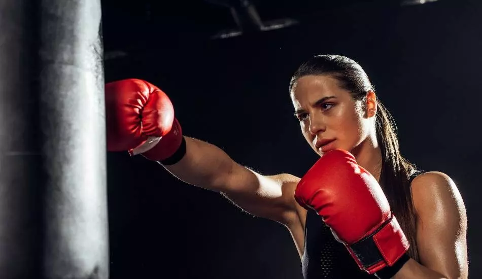 Hoe je je calorie-inname optimaliseert voor spieropbouw.​